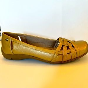 LifeStride Diverse Casual Slip-on, Gold, 7.5 M